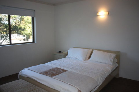 Close To Surf Beach, Surf Club, Hotel And Shops - Boyd St, Woorim - C Tourism 6
