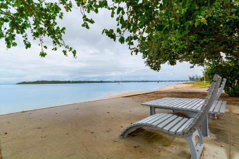 Fishing And Swimming At Your Doorstep - Sylvan Beach Esp, Bellara - C Tourism 1