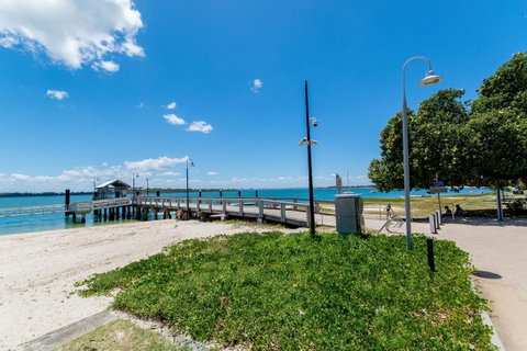Waterfront Views From Private Rooftop Balcony - Bayview South Esp, Bongaree - C Tourism 10