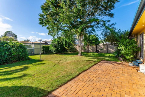 Pet Friendly Cottage In The Heart Of Bribie - Wirraway St, Bongaree - C Tourism 13