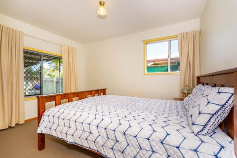 Pet Friendly Cottage In The Heart Of Bribie - Wirraway St, Bongaree - C Tourism 11