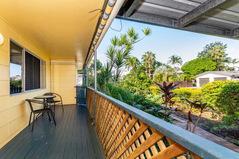 Pet Friendly Cottage In The Heart Of Bribie - Wirraway St, Bongaree - C Tourism 14