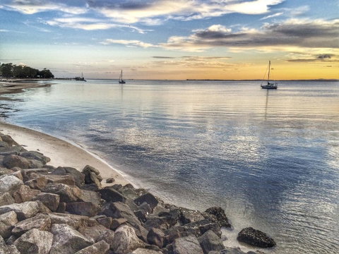 Pet Friendly Cottage In The Heart Of Bribie - Wirraway St, Bongaree - C Tourism 9