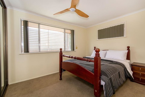 Short Stroll To Surf Beach - North Street, Woorim - C Tourism 18