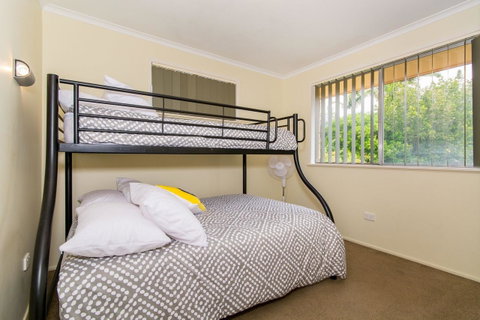 Short Stroll To Surf Beach - North Street, Woorim - C Tourism 6