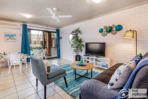 Air Conditioned Unit Stones Throw To The Waterfront. - C Tourism 10