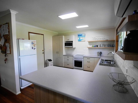 Amity Beach House - C Tourism 4
