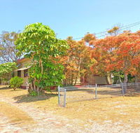 'Daves Place' 27 Rigney St - Holiday house with WIFI Aircon  Boat Parking - C Tourism
