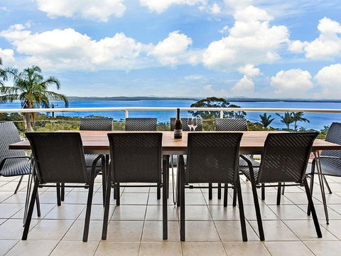 'The Bay', 25 Wallawa Rd - Huge Home With Aircon, Spectacular Views & Chromecast - C Tourism 3