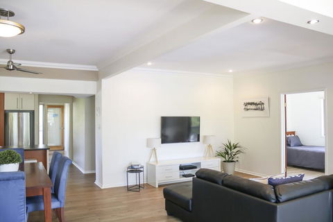'Top Tier' Dog Friendly Holiday Home - C Tourism 3