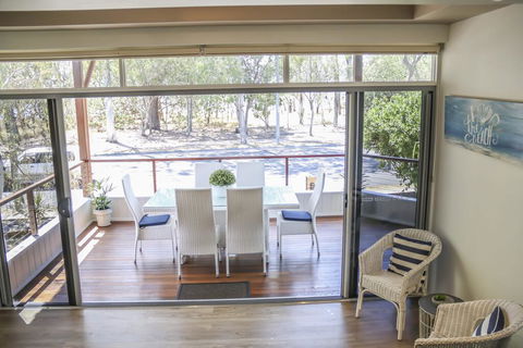 'Top Tier' Dog Friendly Holiday Home - C Tourism 0
