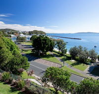 1 'Kiah' 53 Victoria Parade - stunning views wifi aircon just across the road to the water - C Tourism