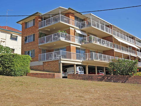 1 'Teramby Court' 104 Magnus Street - In Nelson Bay CBD - C Tourism 2
