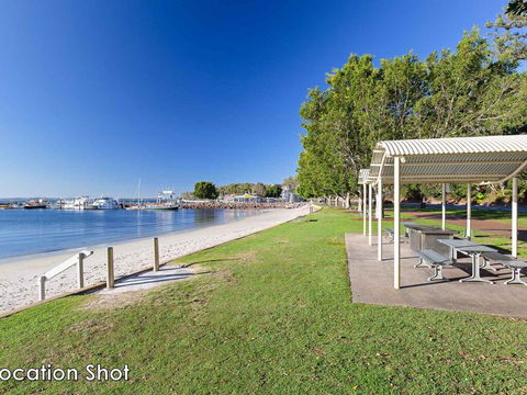 1 'Teramby Court' 104 Magnus Street - In Nelson Bay CBD - C Tourism 3