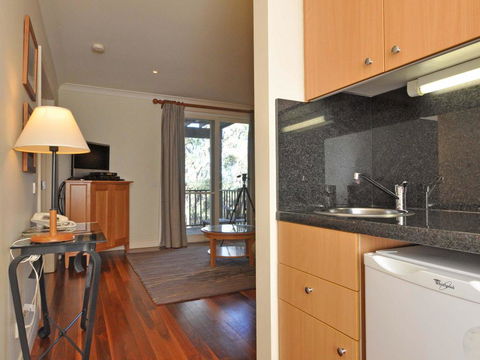 1 Bedroom Executive Villa Located Within Cypress Lakes - C Tourism 2