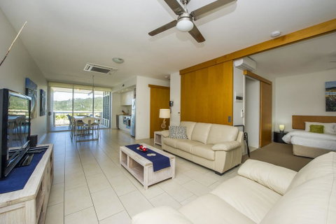 1 Bright Point Apartment 1401 - C Tourism 0