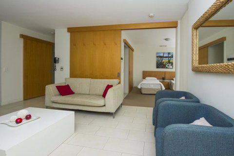1 Bright Point Apartment 1502 - C Tourism 2