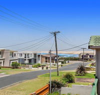 1/32 Ocean Avenue - three bedrooms three bathrooms air con boat parking  water views - C Tourism
