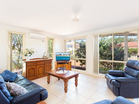 1/4 Huntly Close - C Tourism 2