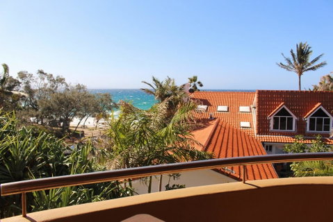 1/9 Marine Parade, Wategos Beach - Beachbound - C Tourism 0