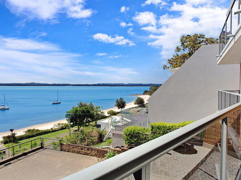 10 'Kiah' 53 Victoria Parade - Waterfront Views, AIRCON And Close To The Marina. - C Tourism 0
