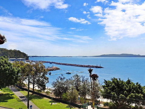10 'Kiah' 53 Victoria Parade - Waterfront Views, AIRCON And Close To The Marina. - C Tourism 3