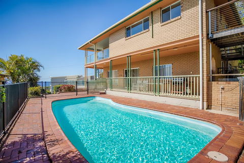 100 Cooloola Drive - C Tourism 1