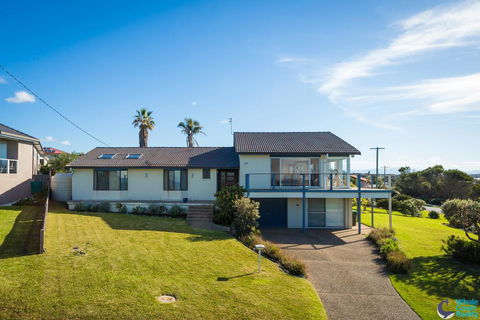 106 Ocean Parade Dalmeny - C Tourism 0