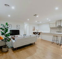 118 Refreshing 3BR Werribee Family House - C Tourism
