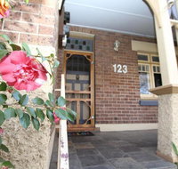 123 Hill St Heart of Orange Double Brick - C Tourism