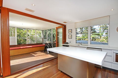 13 Ann Street, Coolum Beach, Pet Friendly, Linen Included - C Tourism 2