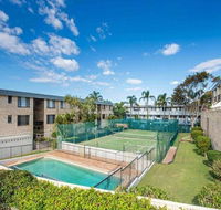 14 'THE DUNES' 38 MARINE DR - LARGE UNIT WITH POOL TENNIS COURT AND DIRECTLY ACROSS FROM FINGAL - C Tourism