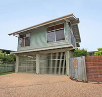 18 Northbeach Place Mudjimba Beach - Pet Friendly Linen Included WIFI - C Tourism