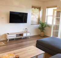 2 Bedroom SHORT walk to CBDBEACH and DARBY ST - C Tourism