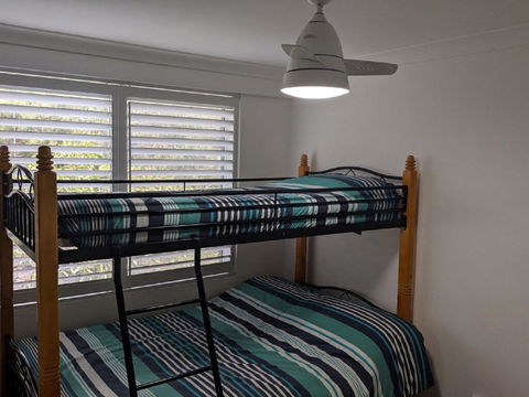 24 'The Poplars', 34 Magnus Street - Views, Aircon, WIFI, Netflix & Pool - C Tourism 3