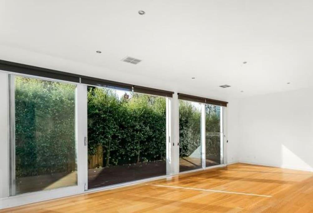 Kooyong VIC C Tourism