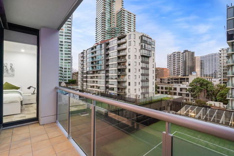 Central Luxury 3BR Apartment For Up To 8 Guests - C Tourism 1