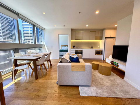 Central City Escape - Skyline Views, Pool & Parking - C Tourism 0