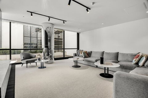 Chic 1-Bed South Melbourne Unit With Pool & Gym - C Tourism 2