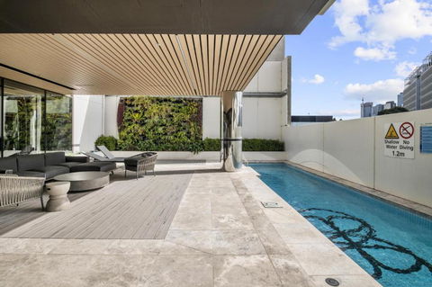 Chic 1-Bed South Melbourne Unit With Pool & Gym - C Tourism 3