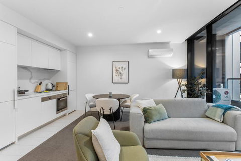 Chic 1-Bed With Pool & Amenities In St Kilda Road - C Tourism 3
