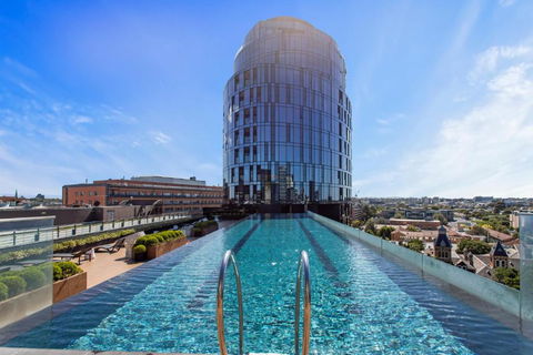 Chic 1-Bed With Pool & Amenities In St Kilda Road - C Tourism 4