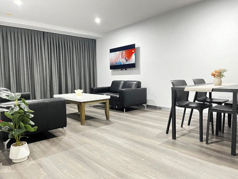 Circle On Cavil Holidays Gold Coast - C Tourism 3