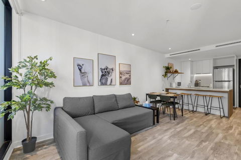 City High-Rise 1-Bed With Pool, Gym And Parking - C Tourism 2