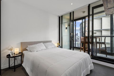 City High-Rise 1-Bed With Pool, Gym And Parking - C Tourism 3