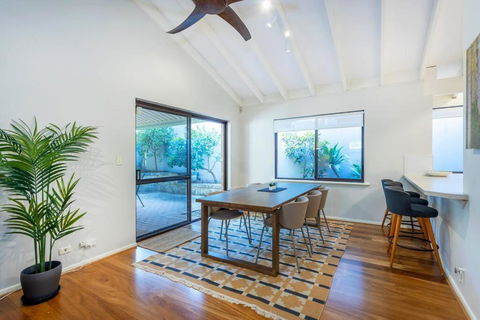 Claremont Calmness - Executive Escapes - C Tourism 1