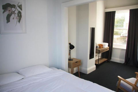 College Lawn Hotel - C Tourism 2