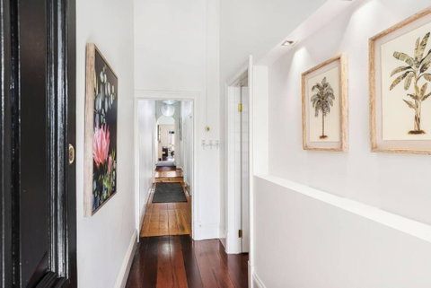 Cute As A Button - Picket Fence 3 Bed Stylish Home - C Tourism 3