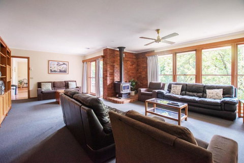 Delany Lodge - 6 Bedrooms - C Tourism 3