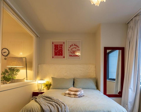 Deluxe Emporium 1BR Suite - Central Shopping Spot - C Tourism 1